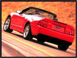 Czerwony, Ford Mustang